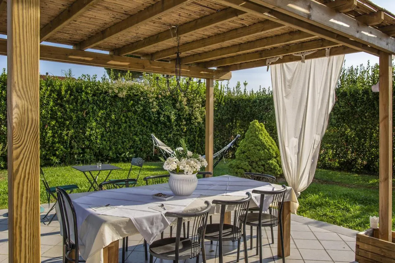 Giada Palace - Rooms Lucca 2*,