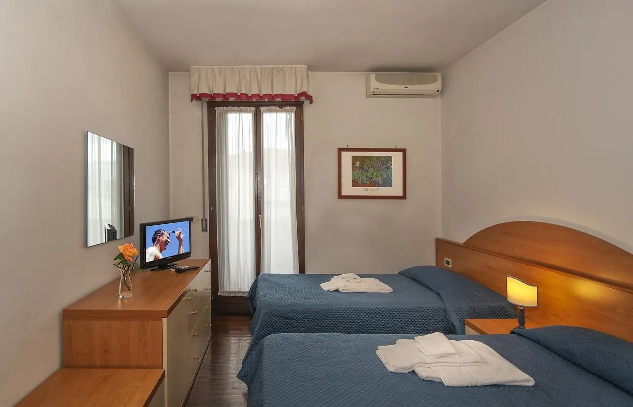 Giada Palace - Rooms Lucca