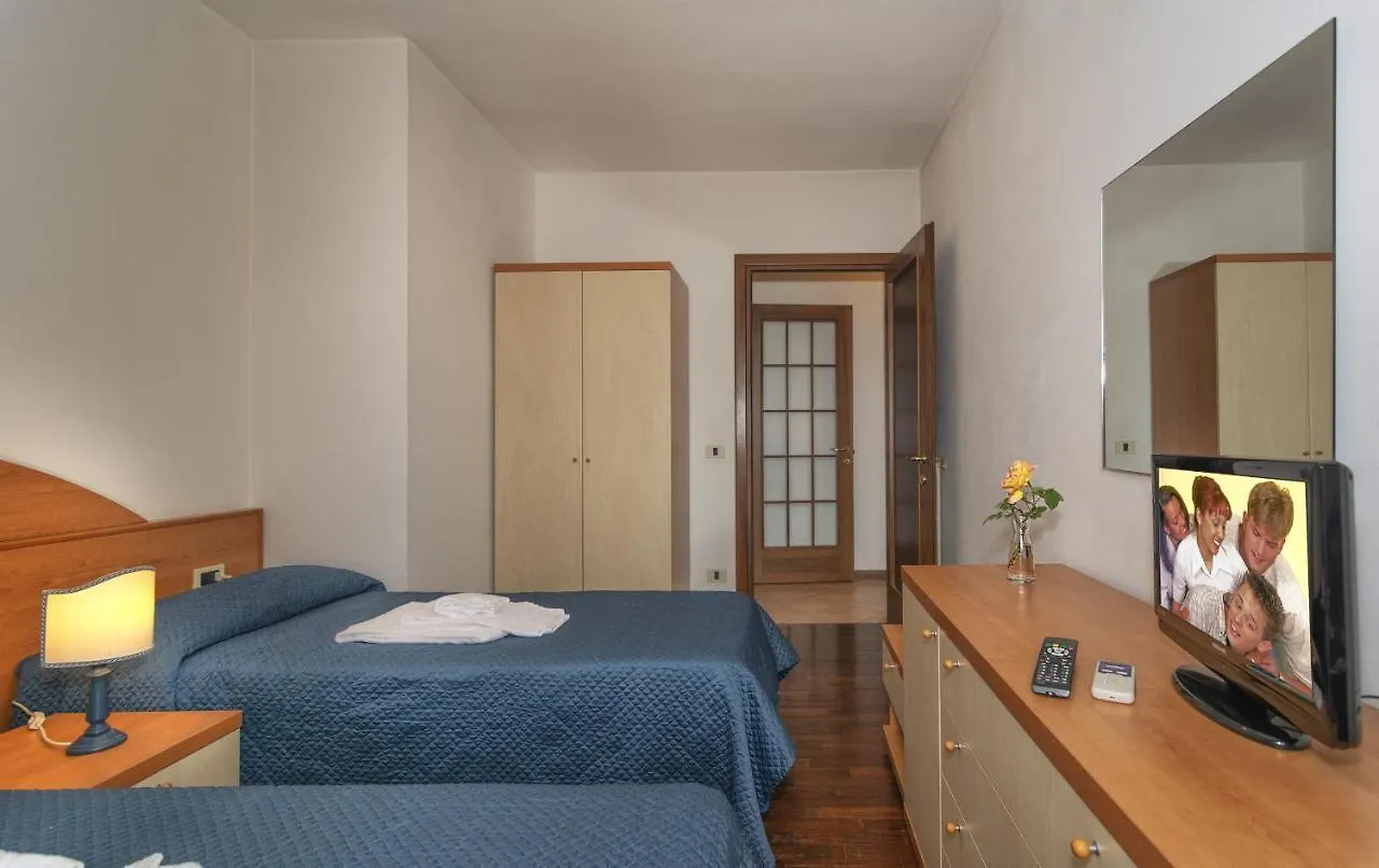 Giada Palace - Rooms Lucca Aparthotel