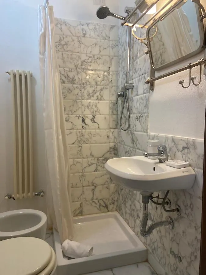 Giada Palace - Rooms Lucca Aparthotel