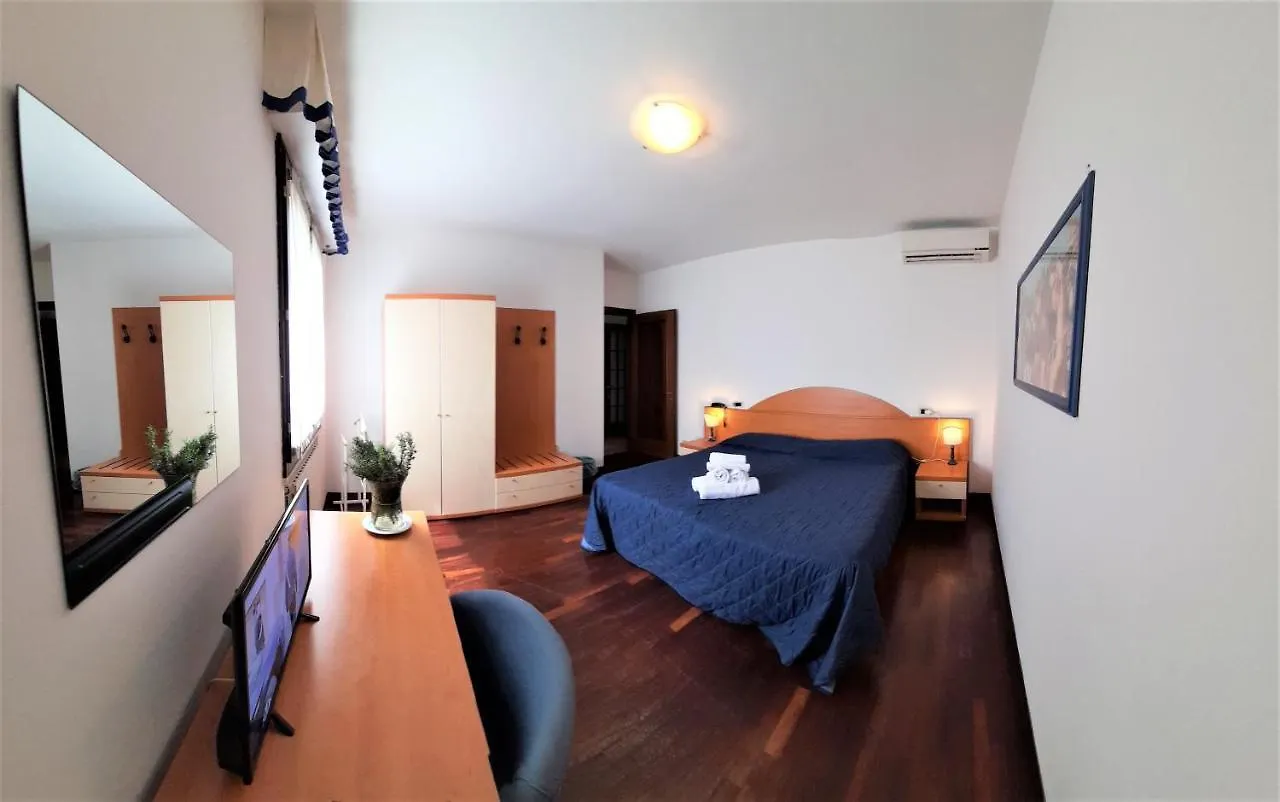 Giada Palace - Rooms Lucca Aparthotel