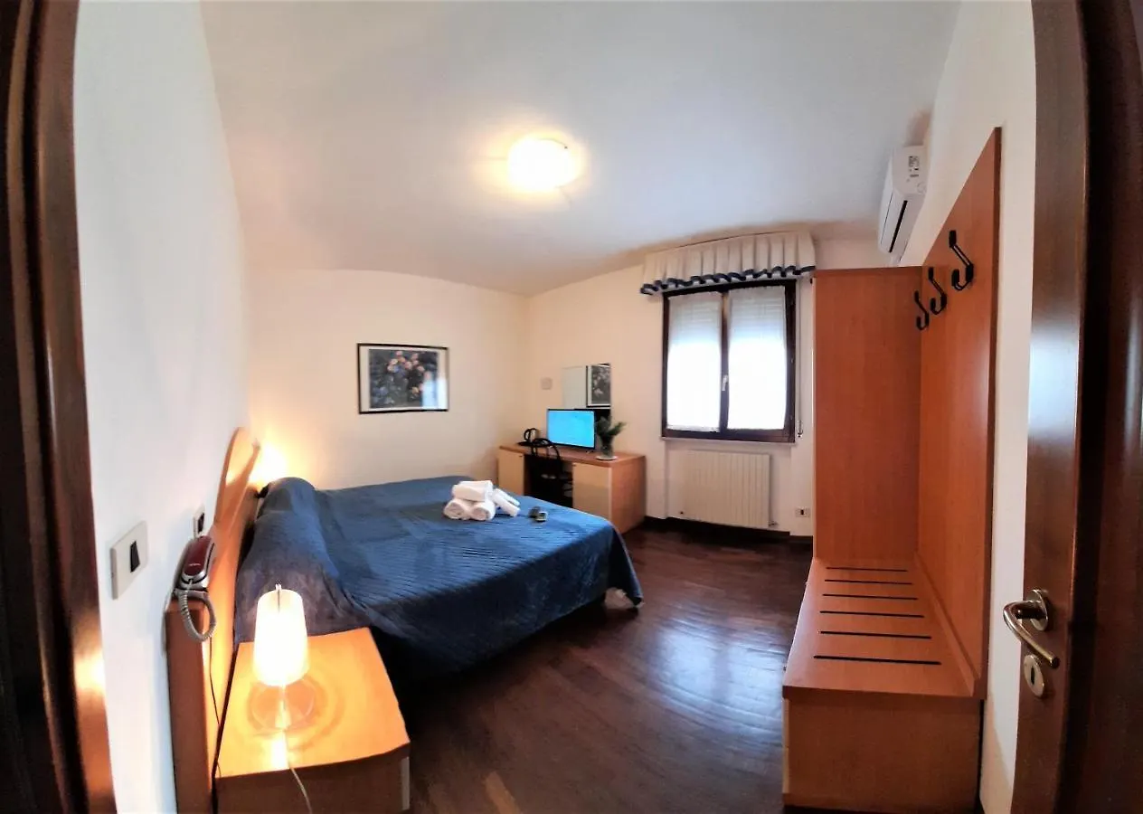 Giada Palace - Rooms Lucca Italy