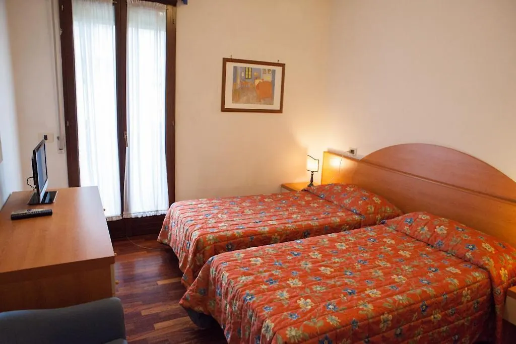 Giada Palace - Rooms Lucca